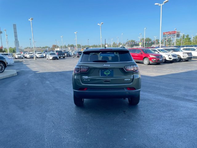 Used 2018 Jeep Compass Latitude AWD/4WD image 4