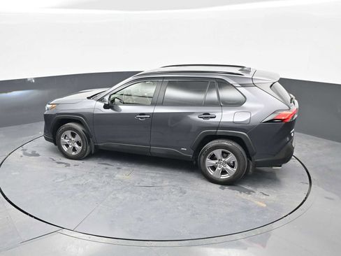 Used 2025 Toyota RAV4 XLE image 30