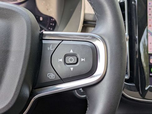 Certified 2023 Volvo XC40 B5 Plus w/ Protection Package Premier AWD/4WD image 27