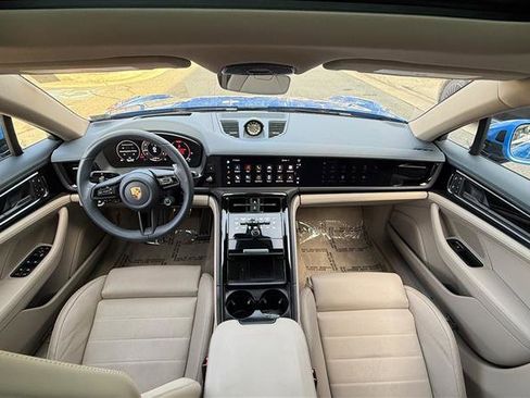 Used 2025 Porsche Panamera 4 image 22