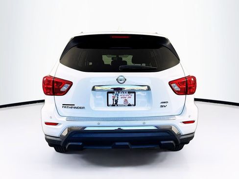 Used 2020 Nissan Pathfinder SV image 8
