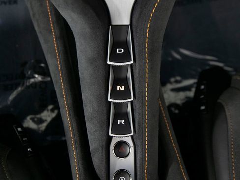 Used 2024 McLaren 750S Spider image 24