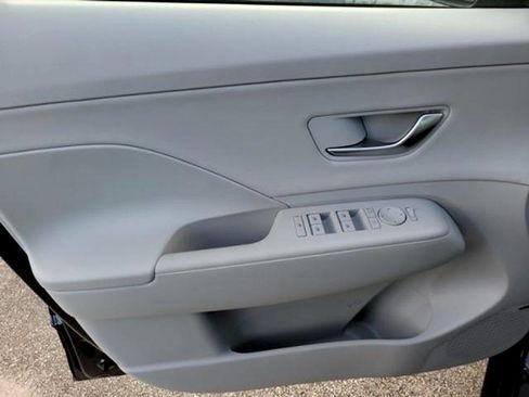 Used 2024 Hyundai Kona Limited FWD image 20