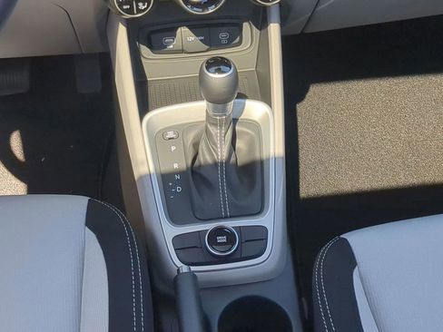 New 2025 Hyundai Venue SEL FWD image 15