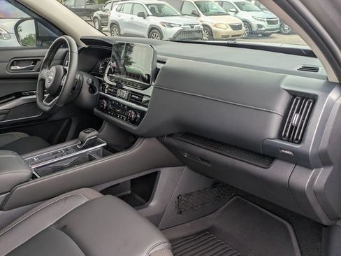 Used 2025 Nissan Pathfinder SL w/ Cargo Package FWD image 32