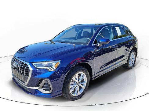 Certified 2025 Audi Q3 2.0T Premium w/ Convenience Package AWD/4WD image 2
