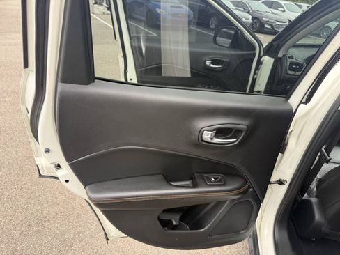 Used 2019 Jeep Compass Limited AWD/4WD image 20