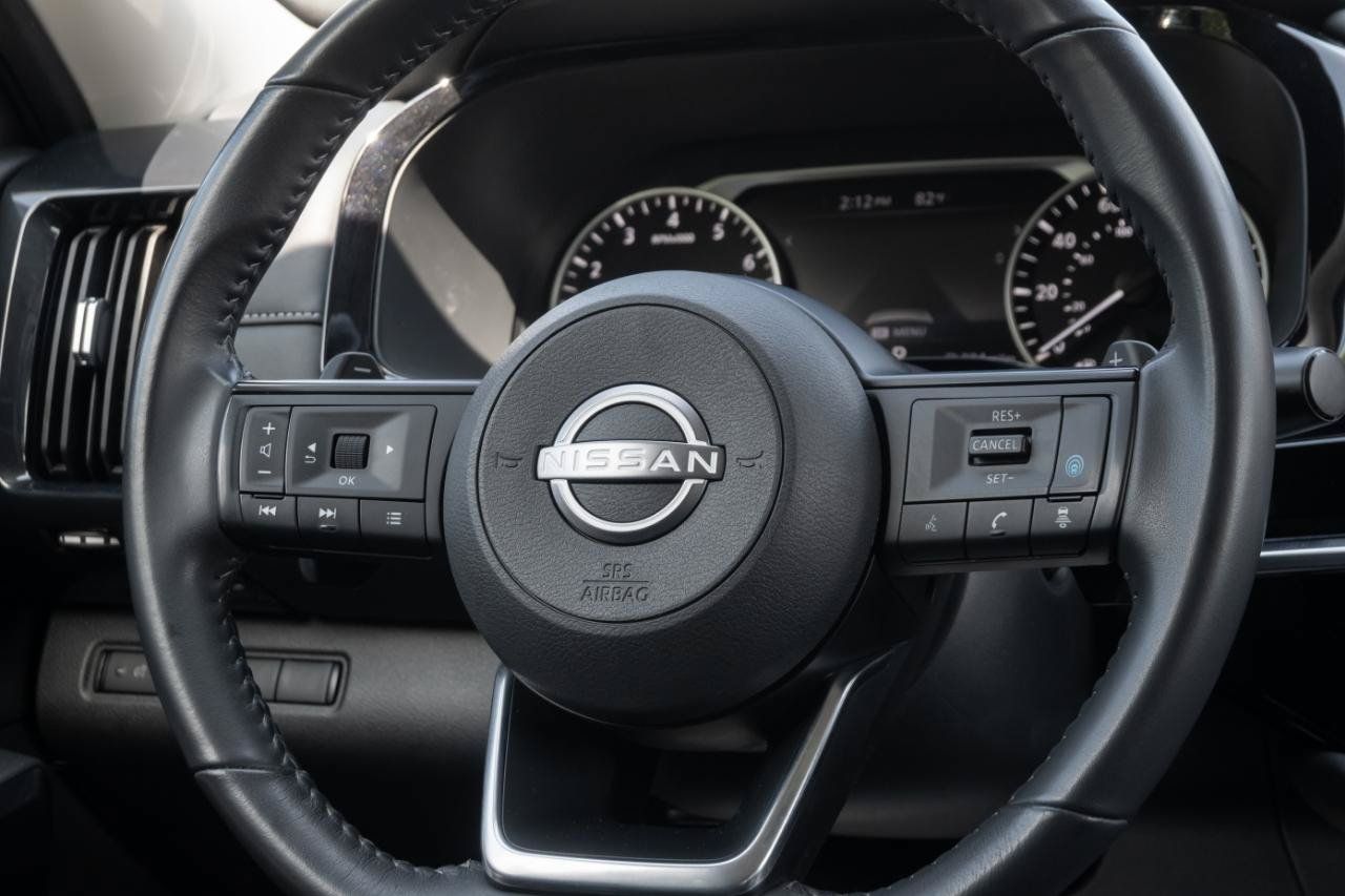 Used 2024 Nissan Pathfinder SV w/ Black Appearance Package AWD/4WD image 23