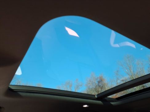 New 2026 Land Rover Defender 130 X-Dynamic SE image 18