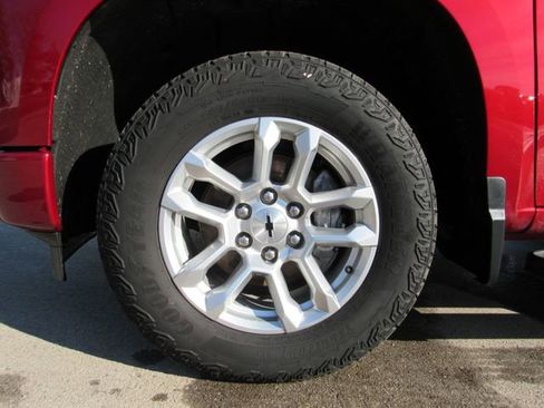 Certified 2023 Chevrolet Silverado 1500 RST w/ Z71 Off-Road Package image 9