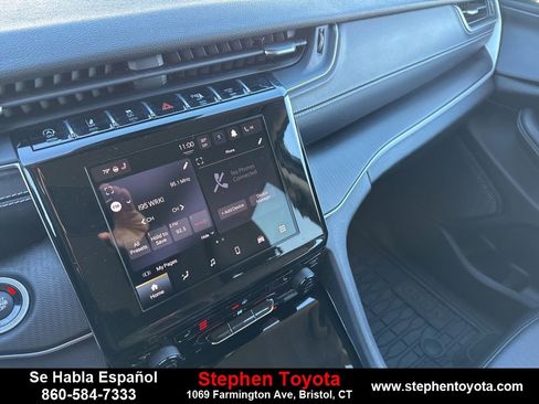 Used 2023 Jeep Grand Cherokee Laredo w/ Luxury Tech Group I image 19