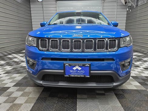 Used 2019 Jeep Compass Latitude w/ Popular Equipment Group AWD/4WD image 3