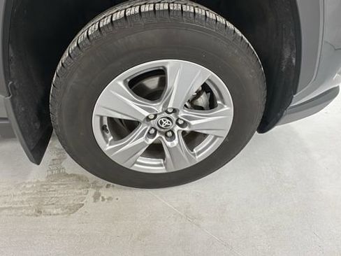 Used 2024 Toyota RAV4 XLE w/ Convenience Package image 9