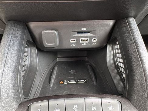 Used 2023 Chevrolet TrailBlazer RS w/ Sun and Liftgate Package image 6