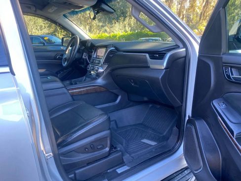 Used 2016 Chevrolet Suburban LT image 7