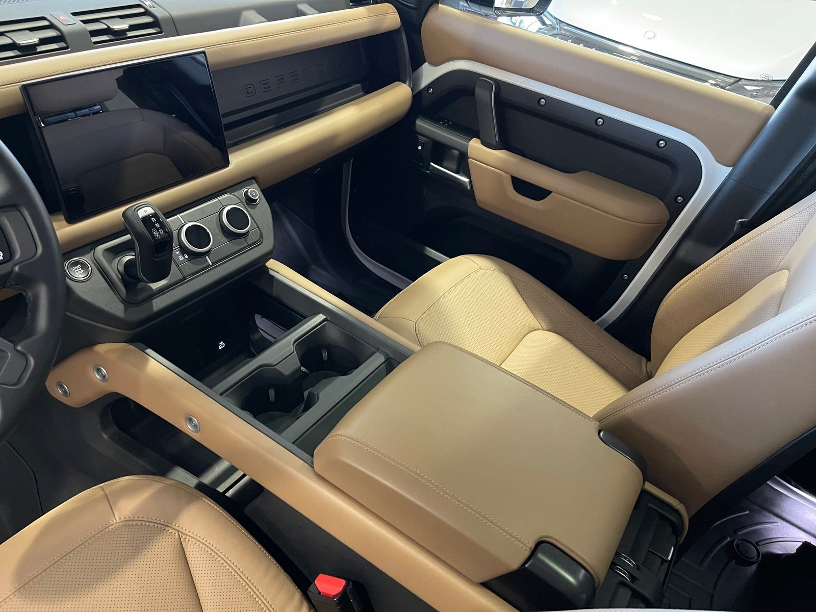 Used 2025 Land Rover Defender 130 S AWD/4WD image 27