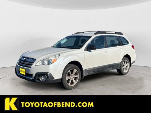 Used 2014 Subaru Outback 2.5i w/ Alloy Wheel Package AWD/4WD image 1