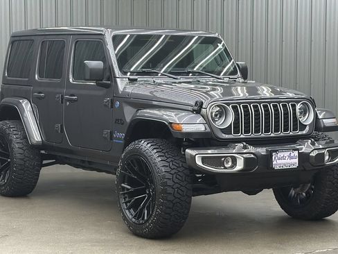 Used 2025 Jeep Wrangler Unlimited Sahara w/ Safety Group AWD/4WD image 7