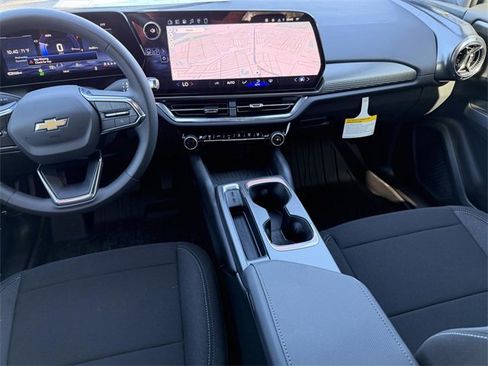 New 2026 Chevrolet Equinox EV LT w/ Midnight Package image 11