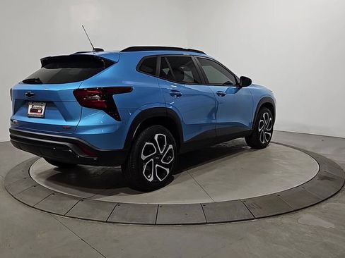 Used 2025 Chevrolet Trax RS w/ Driver Confidence Package image 5