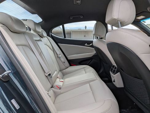 Used 2023 Genesis G70 2.0T RWD image 23