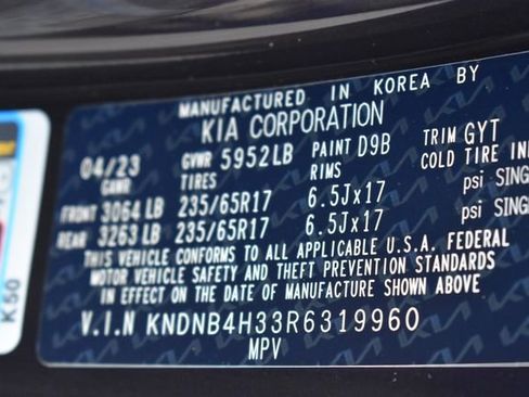 Used 2024 Kia Carnival LX FWD image 36