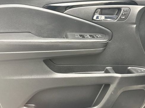 Used 2018 Honda Pilot Elite image 9