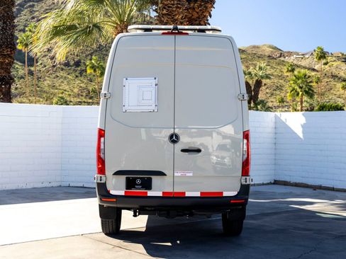 Used 2022 Mercedes-Benz Sprinter 2500 w/ Acoustic Package image 9