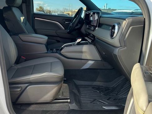 Used 2025 Chevrolet Colorado ZR2 w/ Technology Package image 29