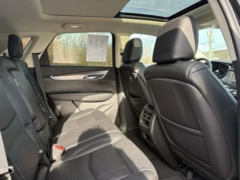 Used 2018 Cadillac XT5 Luxury w/ Driver Awareness Package image 17