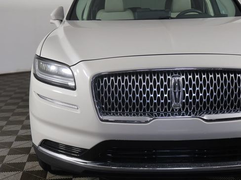 Used 2023 Lincoln Nautilus FWD image 11