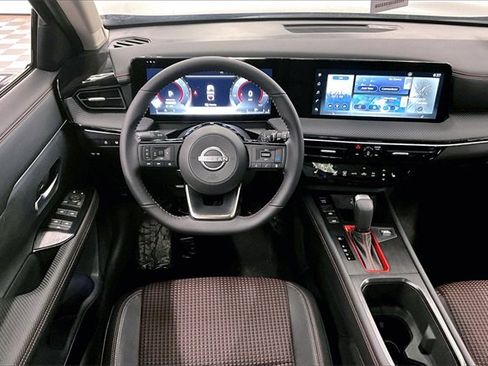 New 2025 Nissan Kicks SR w/ SR Premium Package image 20