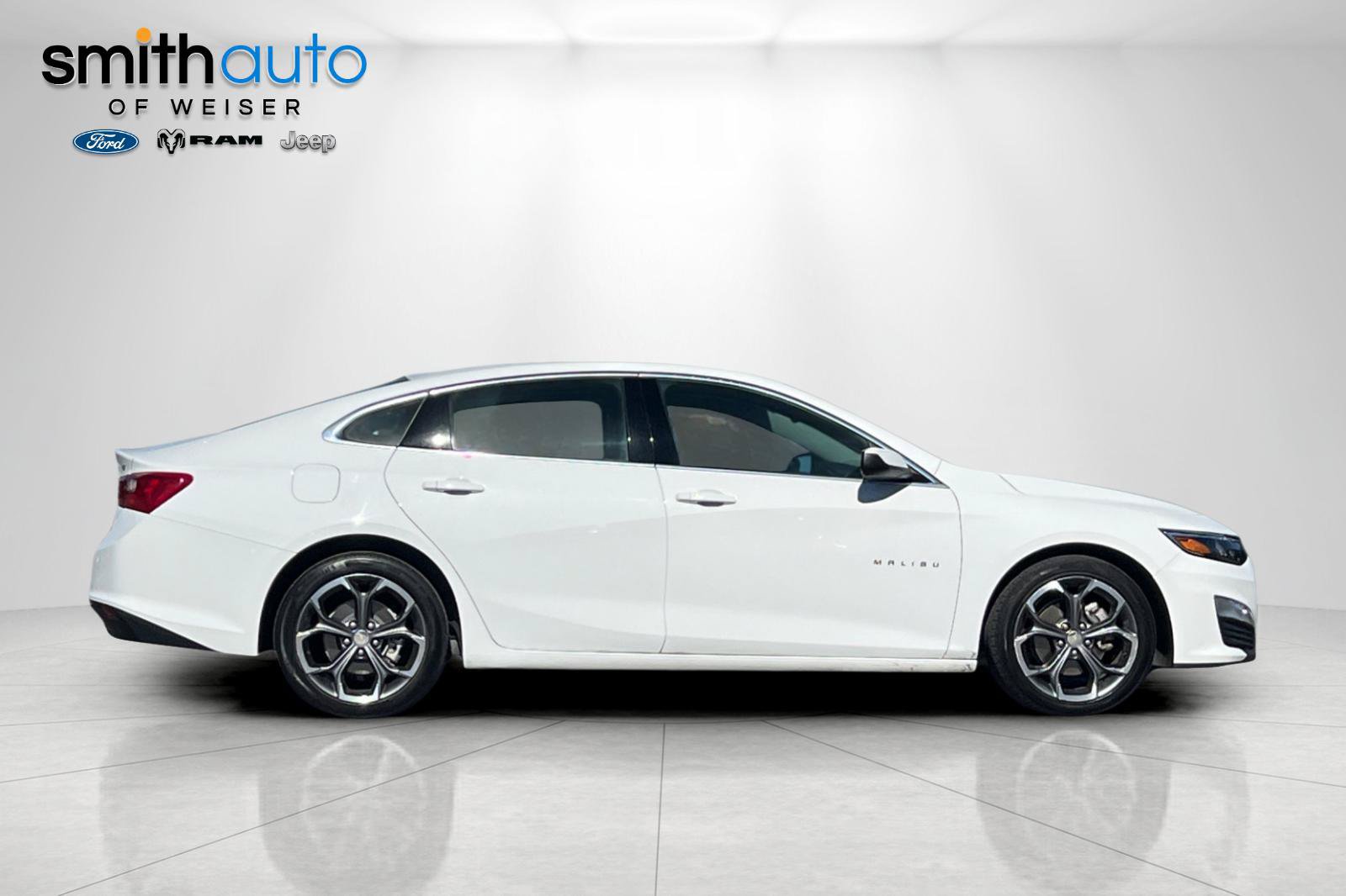 Used 2024 Chevrolet Malibu LT FWD image 3