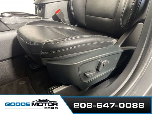 Used 2022 Ford Escape SEL w/ Technology Package AWD/4WD image 11