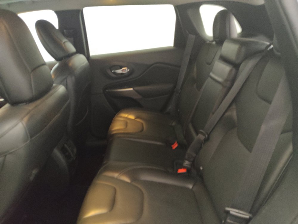 Used 2019 Jeep Cherokee Limited AWD/4WD image 18