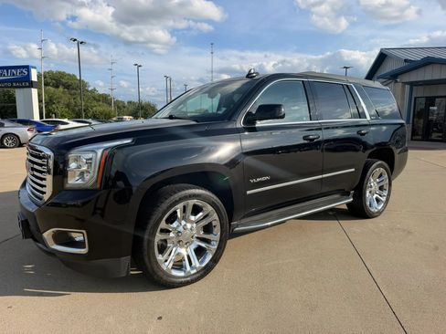 Used 2019 GMC Yukon SLT w/ Premium Edition AWD/4WD image 2