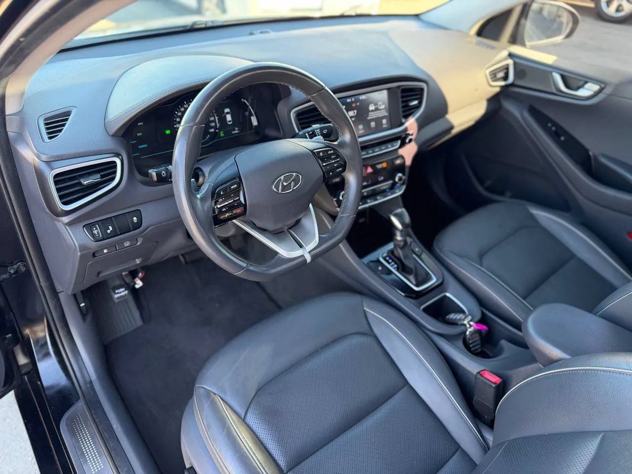 Used 2018 Hyundai Ioniq Limited FWD image 23