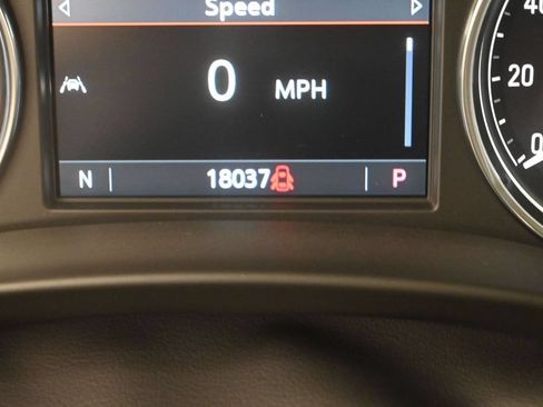 Used 2023 Buick Enclave Essence w/ Experience Buick Package AWD/4WD image 36