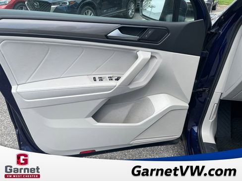 Used 2023 Volkswagen Tiguan SE image 11