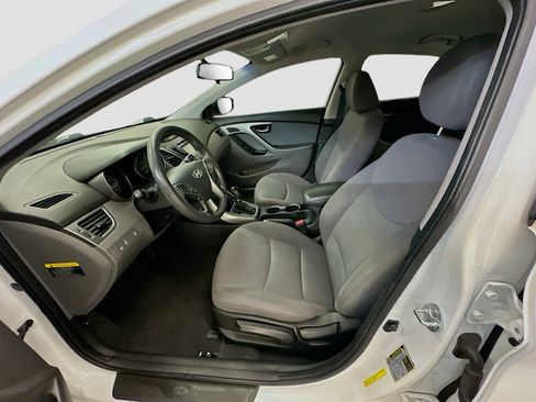 Used 2014 Hyundai Elantra SE w/ Option Group 02 FWD image 13