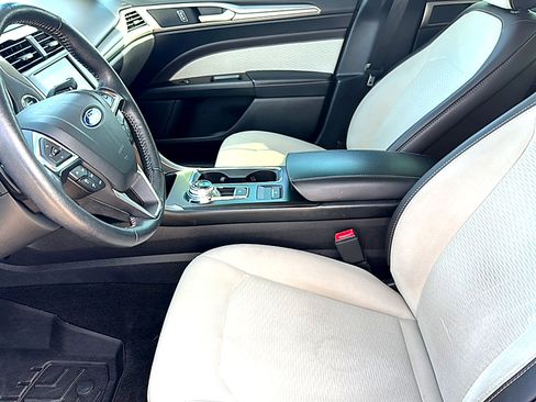 Used 2019 Ford Fusion SE w/ Equipment Group 151A image 13
