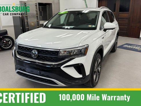 Used 2024 Volkswagen Taos SE image 1