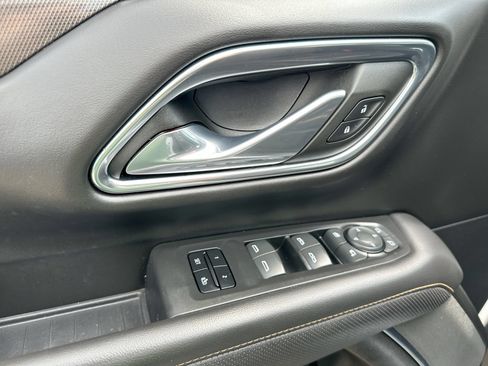 Used 2023 GMC Yukon AT4 AWD/4WD image 13