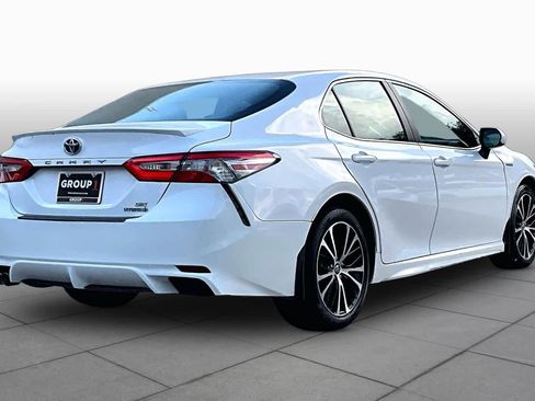 Used 2018 Toyota Camry SE FWD image 13