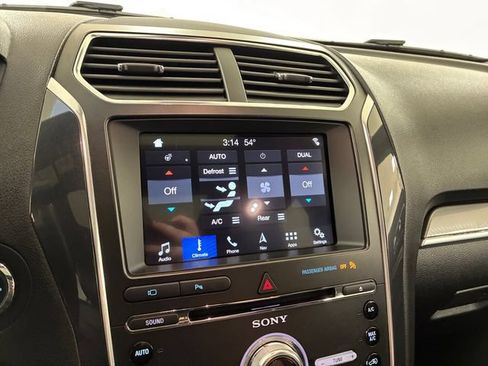 Used 2018 Ford Explorer Sport w/ Equipment Group 401A AWD/4WD image 26