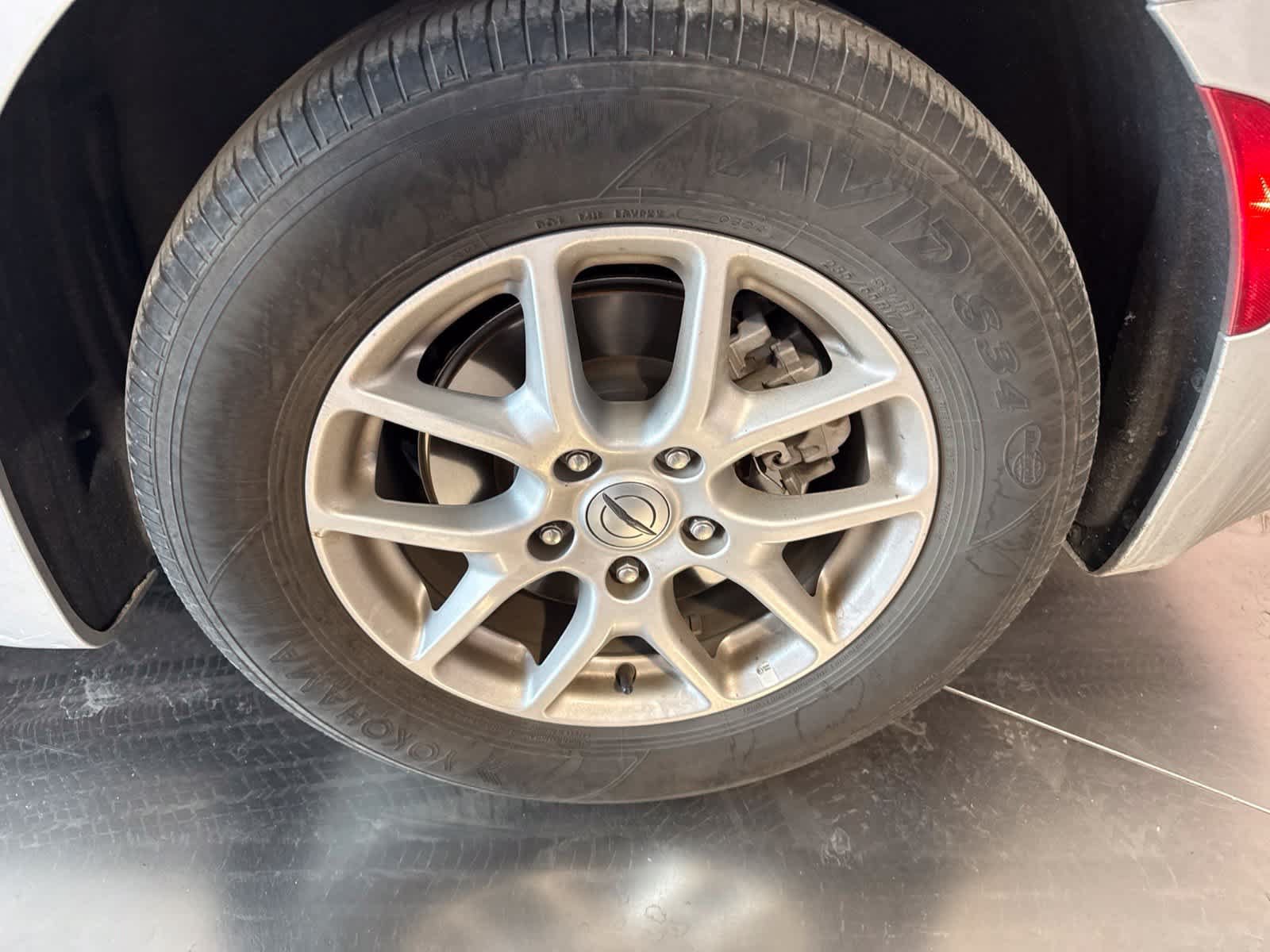 Used 2024 Chrysler Pacifica Touring-L FWD image 10