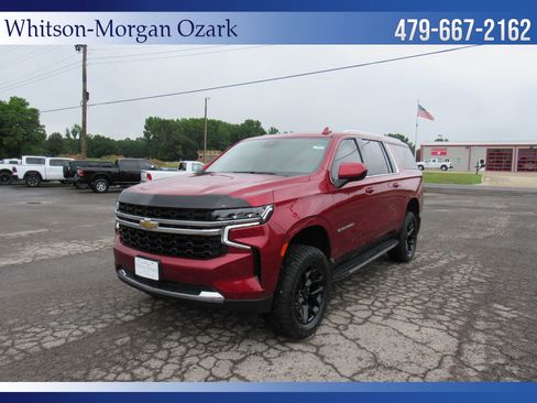 Used 2023 Chevrolet Suburban LS w/ Max Trailering Package AWD/4WD image 5