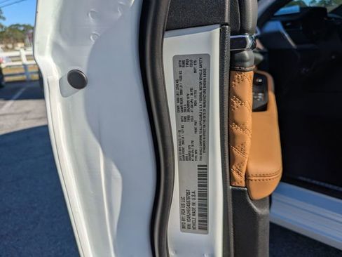 New 2025 Jeep Grand Cherokee Summit image 34