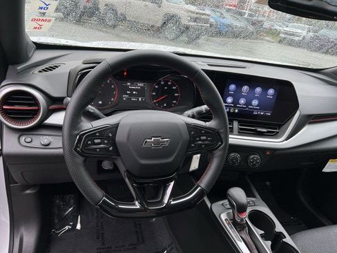 Used 2026 Chevrolet Trax RS image 11