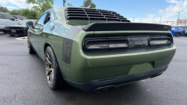 Used 2018 Dodge Challenger SRT Hellcat RWD image 7